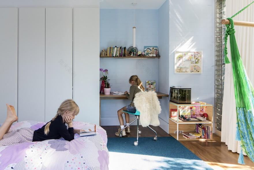 悉尼旧风化板屋现代扩建,热带雨林花园融入生活空间-28