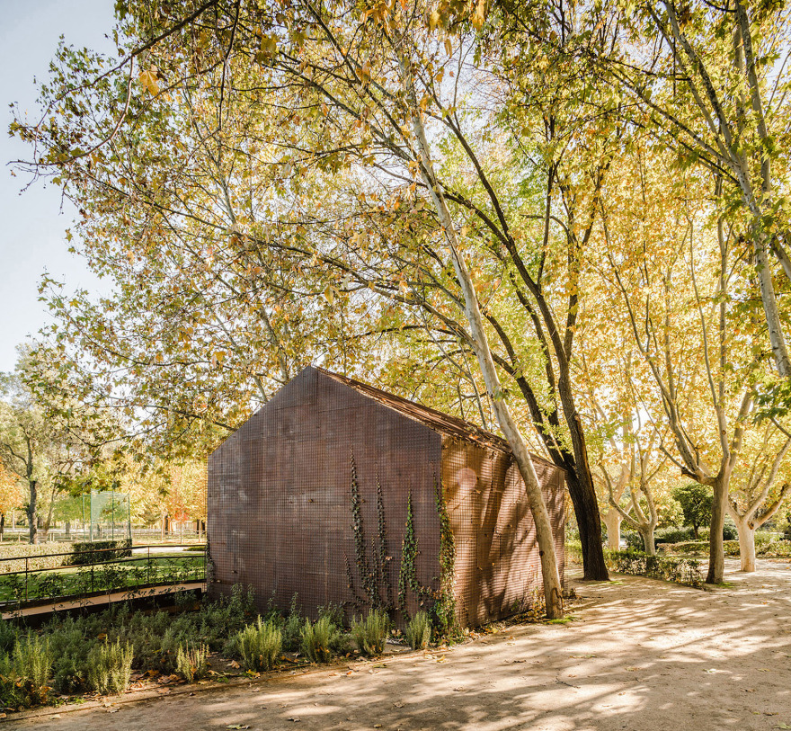 马德里网球学校后勤建筑 / BETA.ø architecture office-11