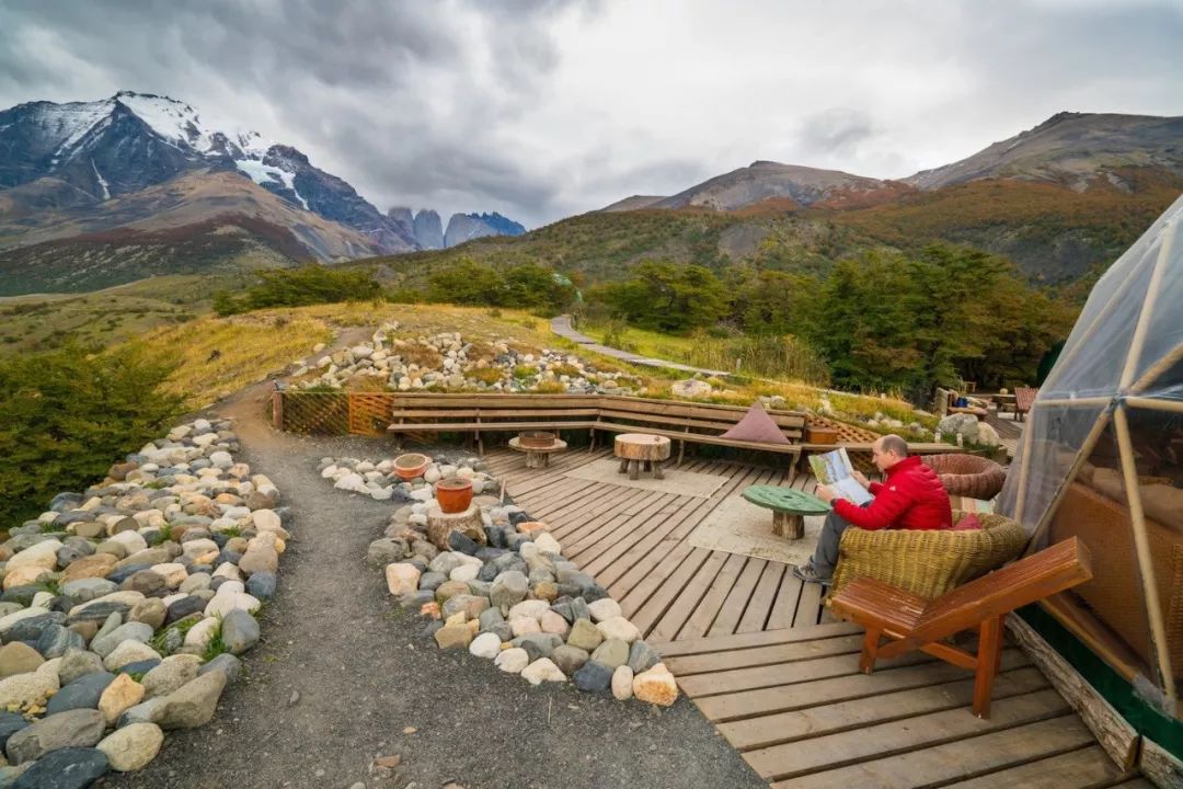 智利巴塔哥尼亚绿色穹顶酒店,融入自然的设计之美-14
