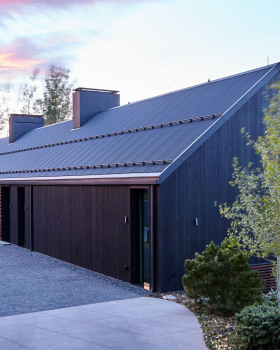 Art Barn House / Rowland+Broughton Architecture