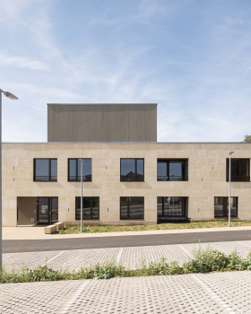 Health Municipal Clinic in Audun-Le-Roman / Studiolada