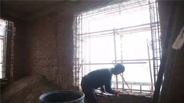 《梦想改造家》封神之作:同样花了130万,爆改悬崖之上老破危房,真的太牛了!-89