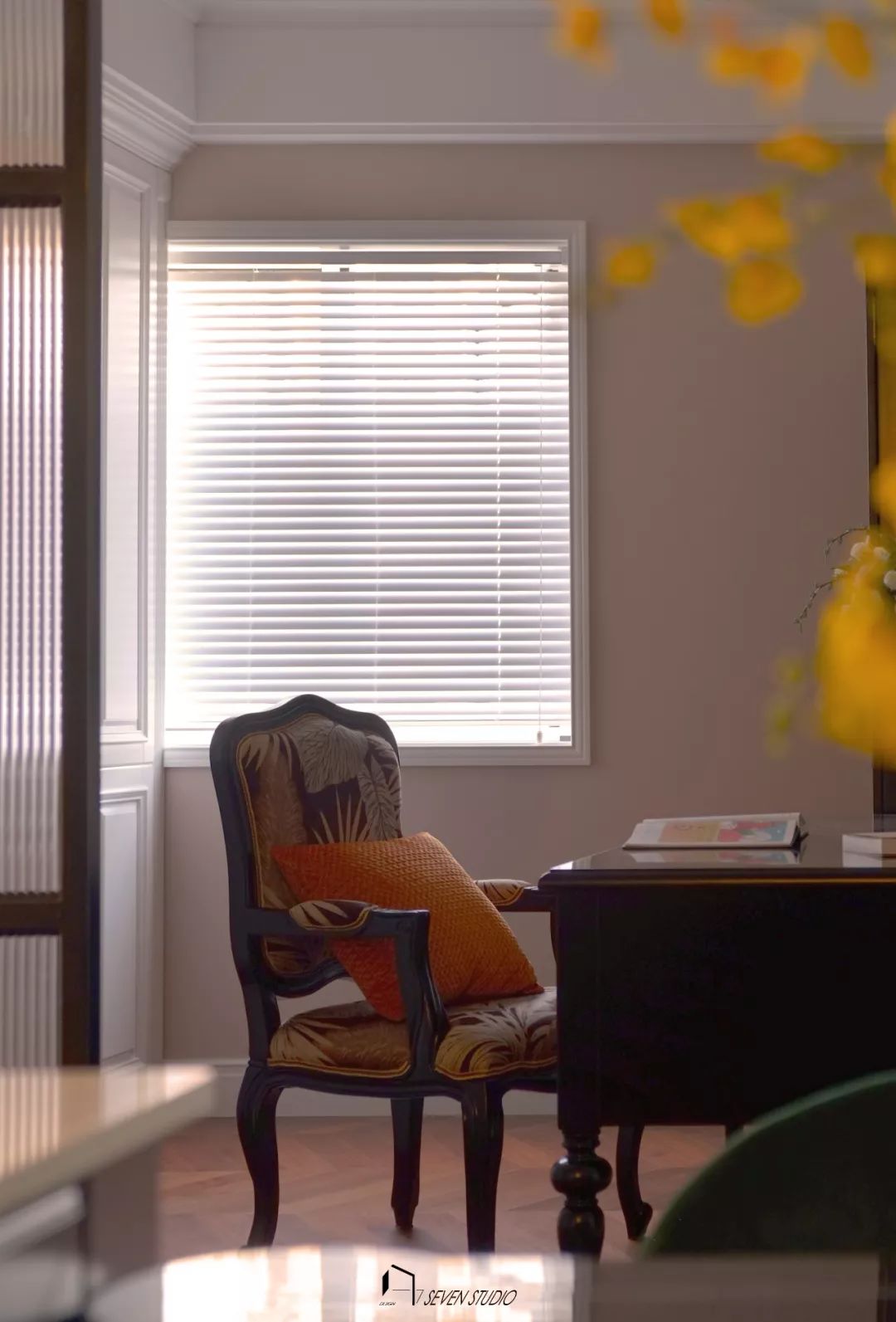 美式轻奢婚房,T 形推拉门点亮空间互动-55