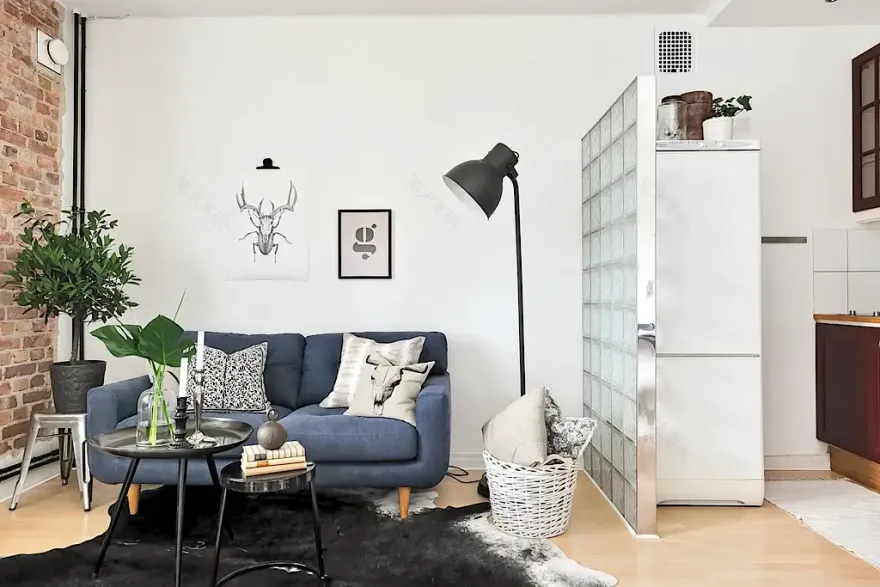 玻璃与陶土砖的创意空间-11