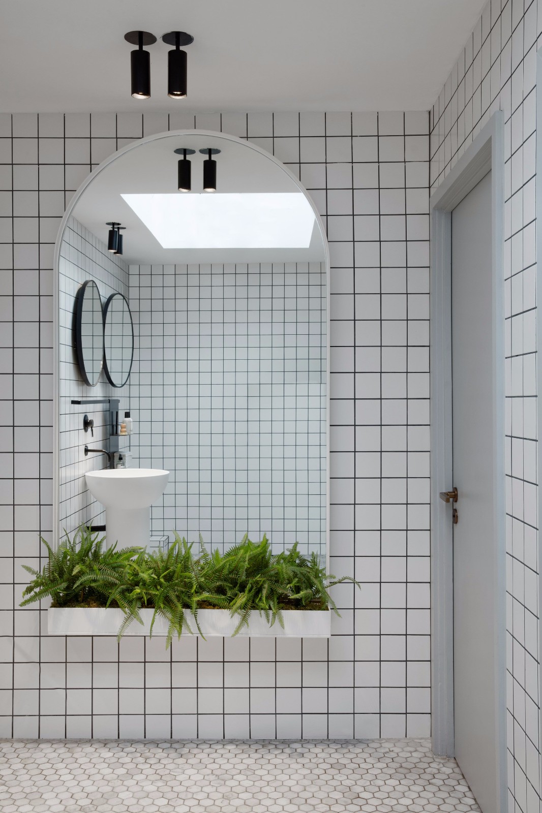 森林系咖啡屋，将室外风景带入了室内-14