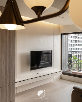 静香（注：如果Silent Incense作为特定名称，也可能有其他准确对应，这里按常见人名静香来译） 丨中国台湾丨森鉞制作