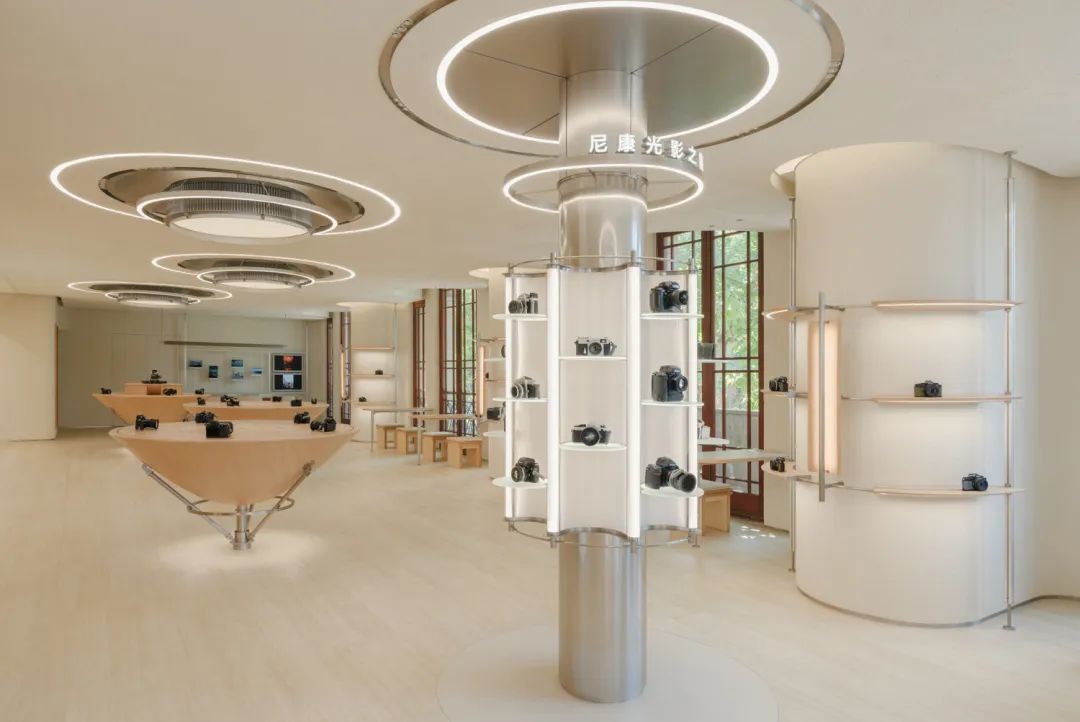 CapturingLight:NikonStorebyStudioIllumine一昱以光筑影,塑造尼康品牌空间-11