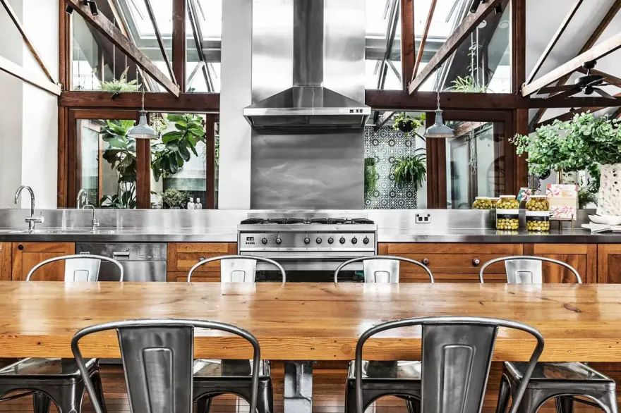 “The Stables”(马厩)-2