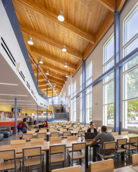加州大学戴维斯分校阳光餐饮大厅（Latitude Dining Commons）