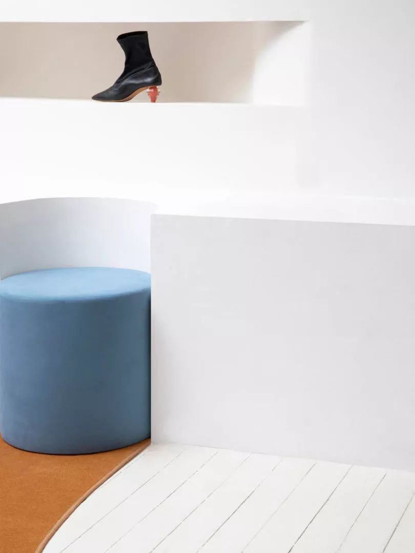 纽约 Gray Matters 鞋履品牌复合空间设计-18