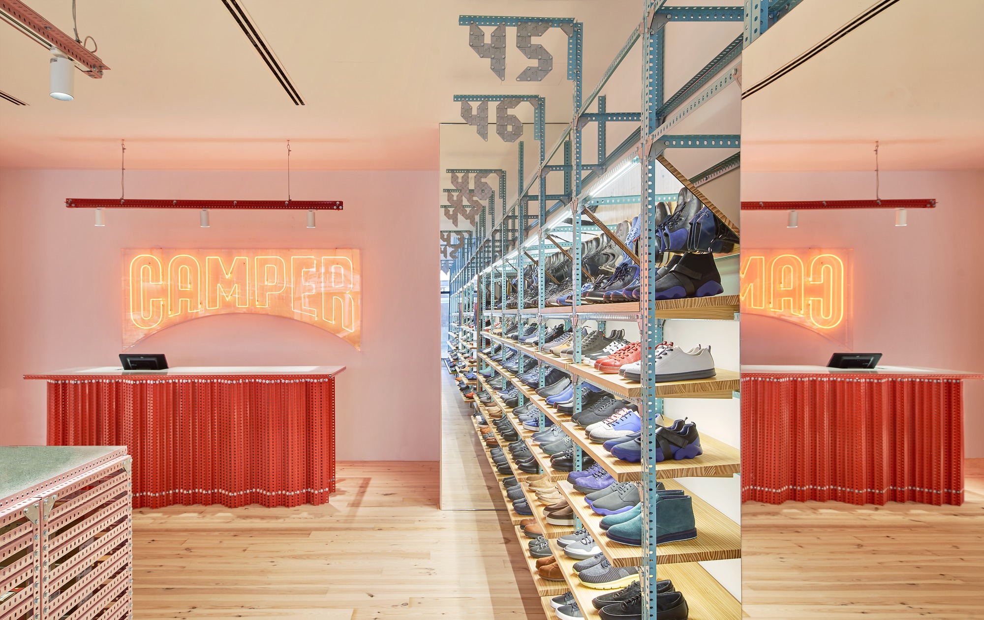 Camper Store / Oficina Penadés-6