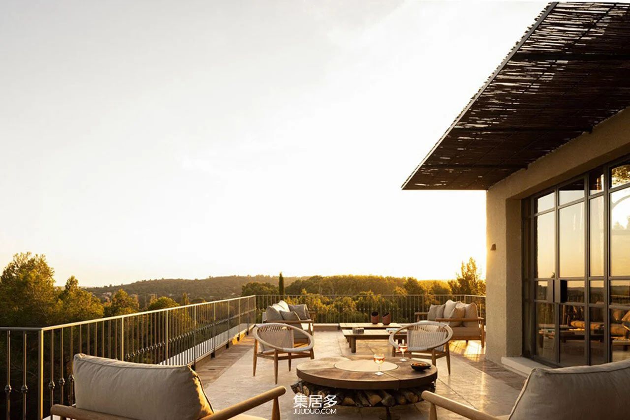 普罗旺斯山巅现代童话别墅丨法国-20