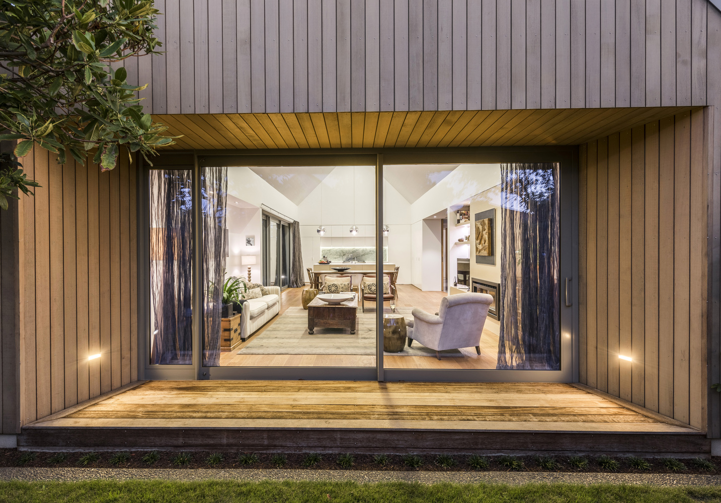 克赖斯特彻奇农舍改造 | 轻质雪松与玻璃画廊的现代演绎-47