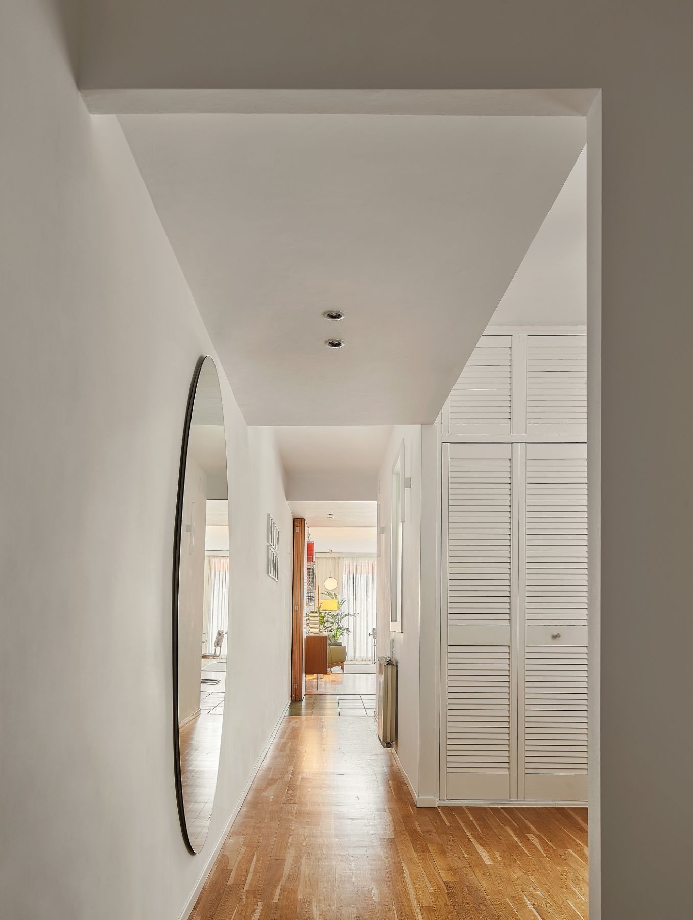 巴塞罗那 90 平米狭小公寓的现代主义改造-9