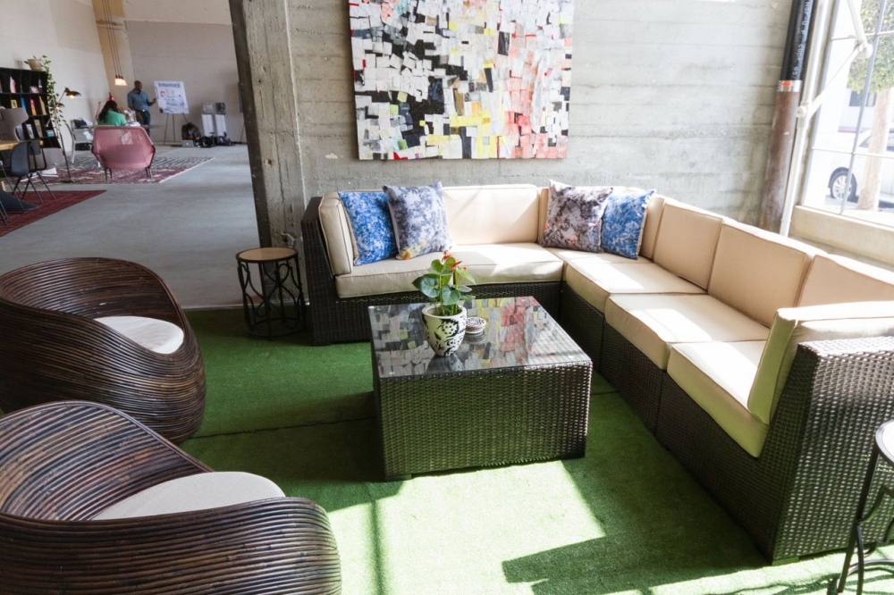 [专卖店] a tour of aphro chic's stylish show home at helms bakery-28