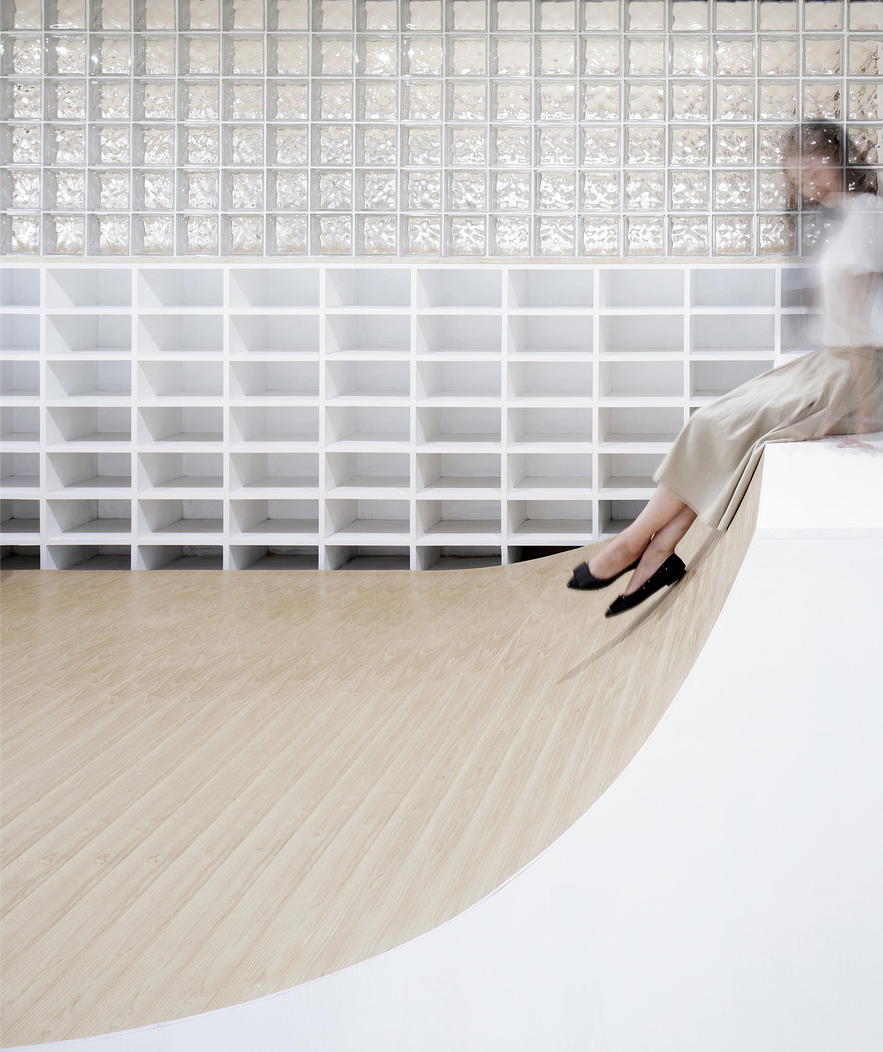 郦文曦建筑事务所打造的游戏公司办公室空间设计-60