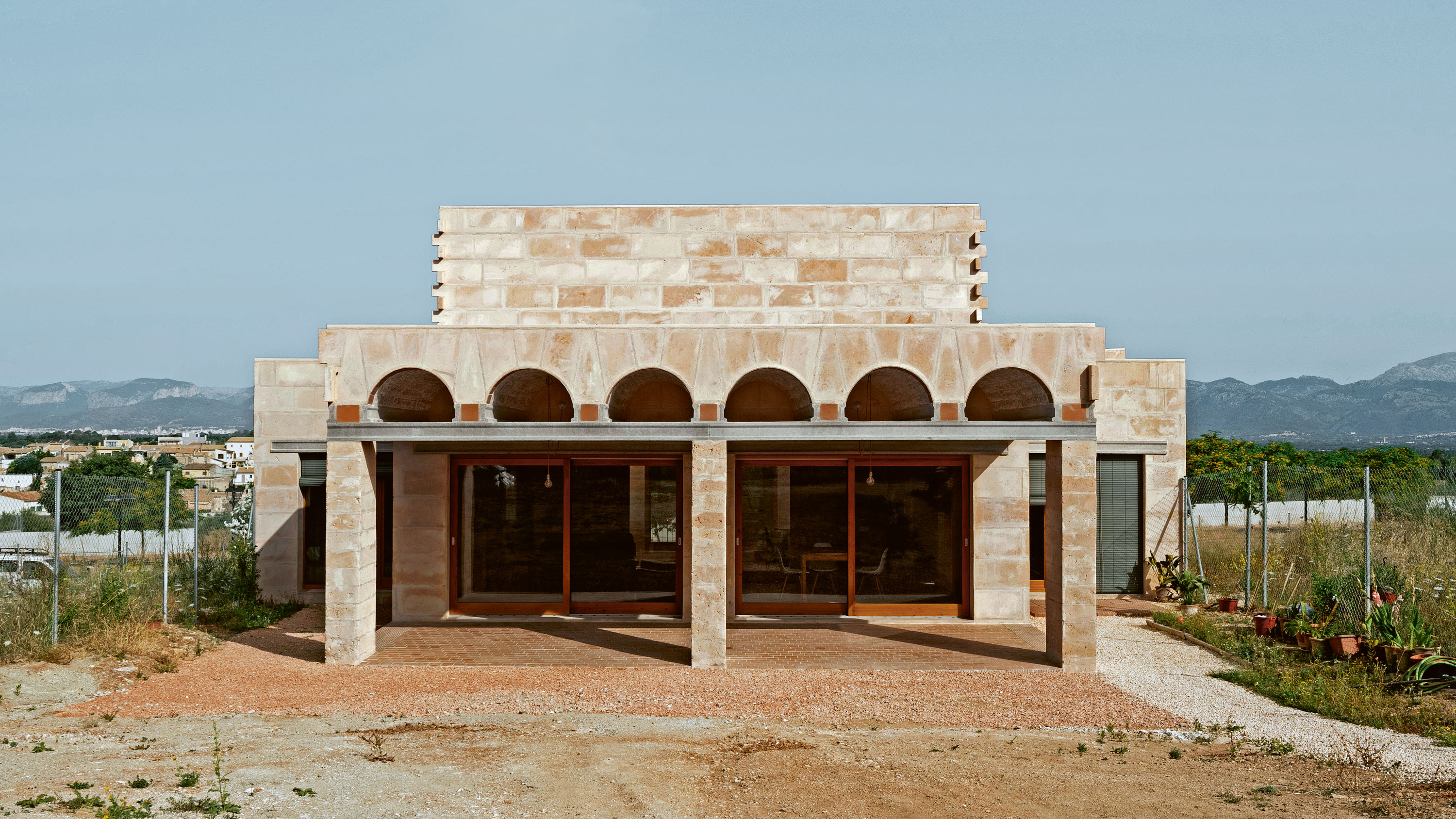 西班牙马洛卡岛的绿色节能住宅设计-0