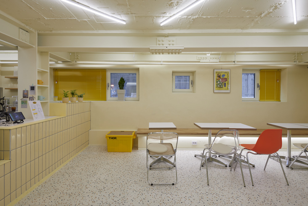 柔和色彩的 25 平米咖啡厅设计-9