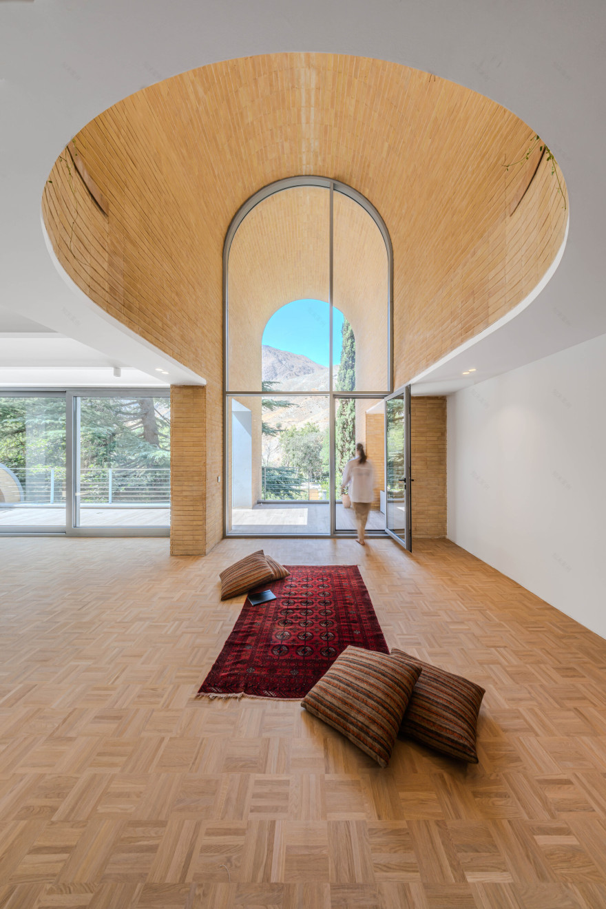 A House Looking to A Cedrus Tree / Cedrus Studio-28