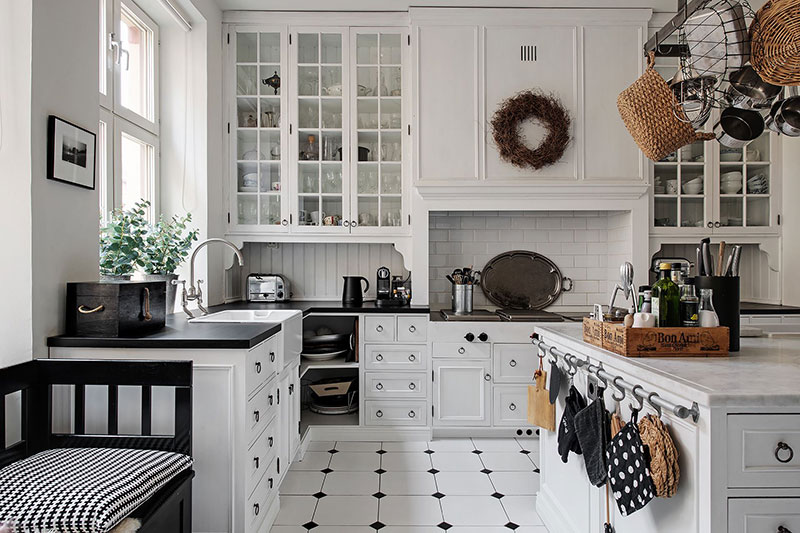 宽敞的厨房和餐厅里的图书馆：瑞典的大公寓-19