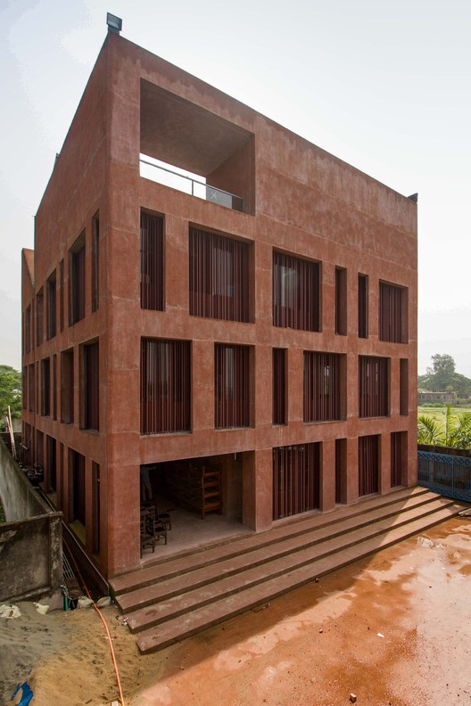 红色行政楼 · 节约空间的智慧校园设计丨孟加拉国达卡丨Archeground-24