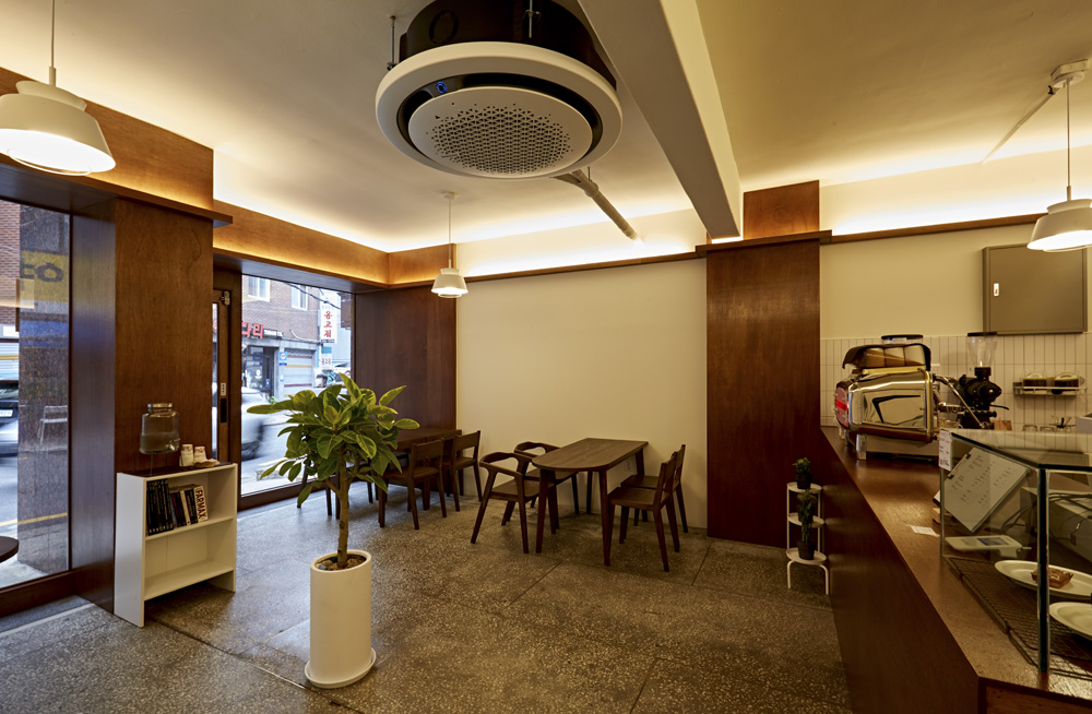 温馨舒适的 10 平米咖啡厅室内设计-12