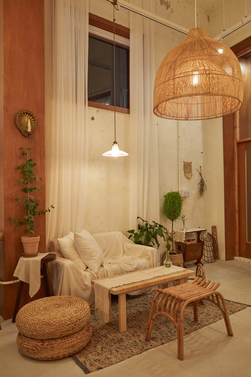 25 平米温馨咖啡馆，打造小空间大设计的典范-8