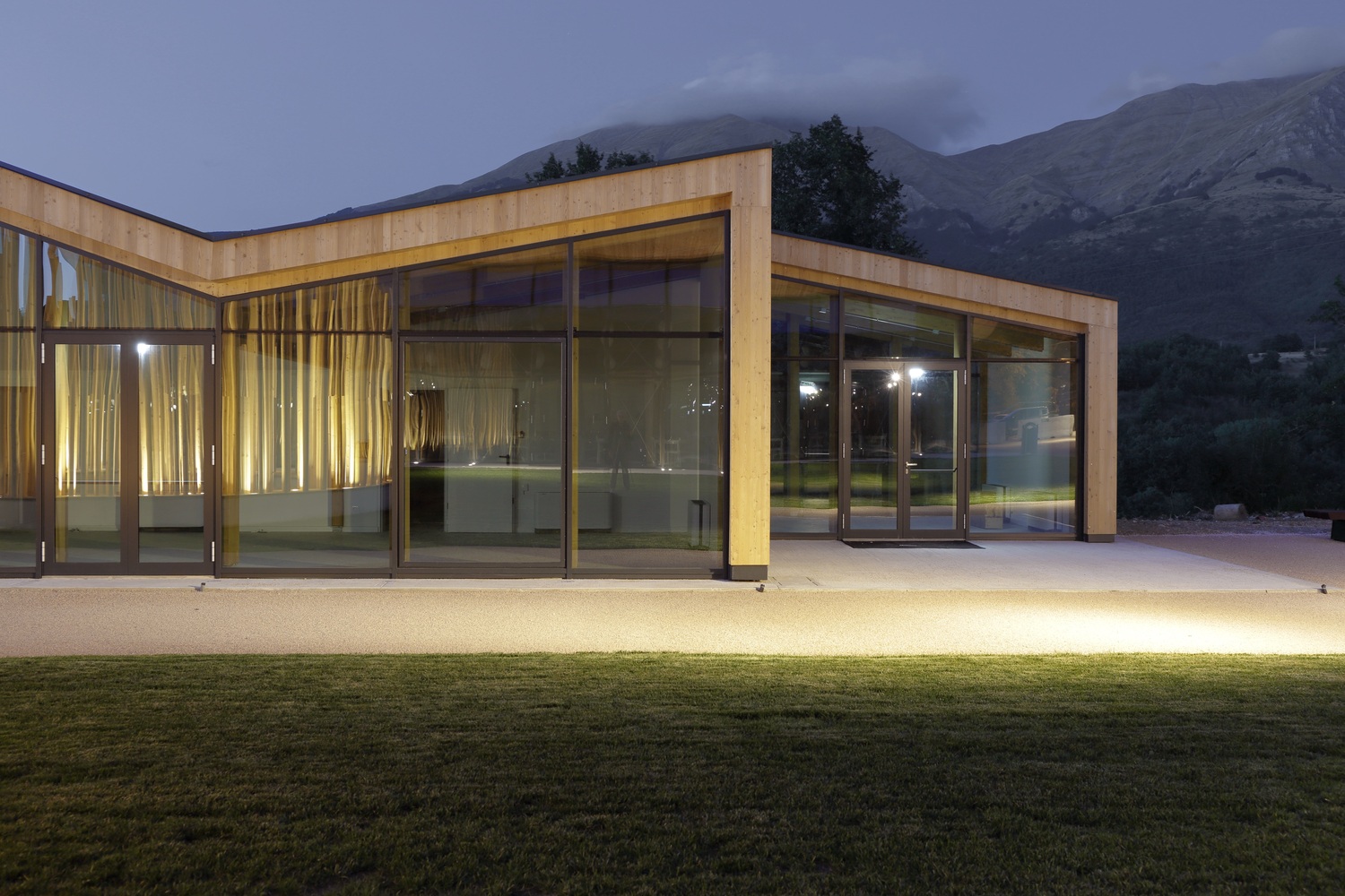 与时间赛跑建造高品质食堂-11