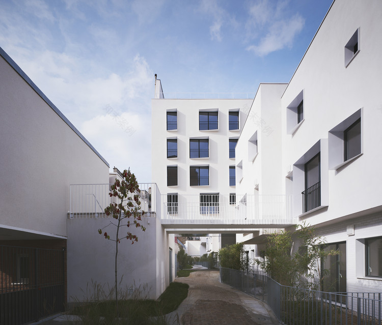 巴黎贝尔维尔区 33 套新旧住房的统一设计-2
