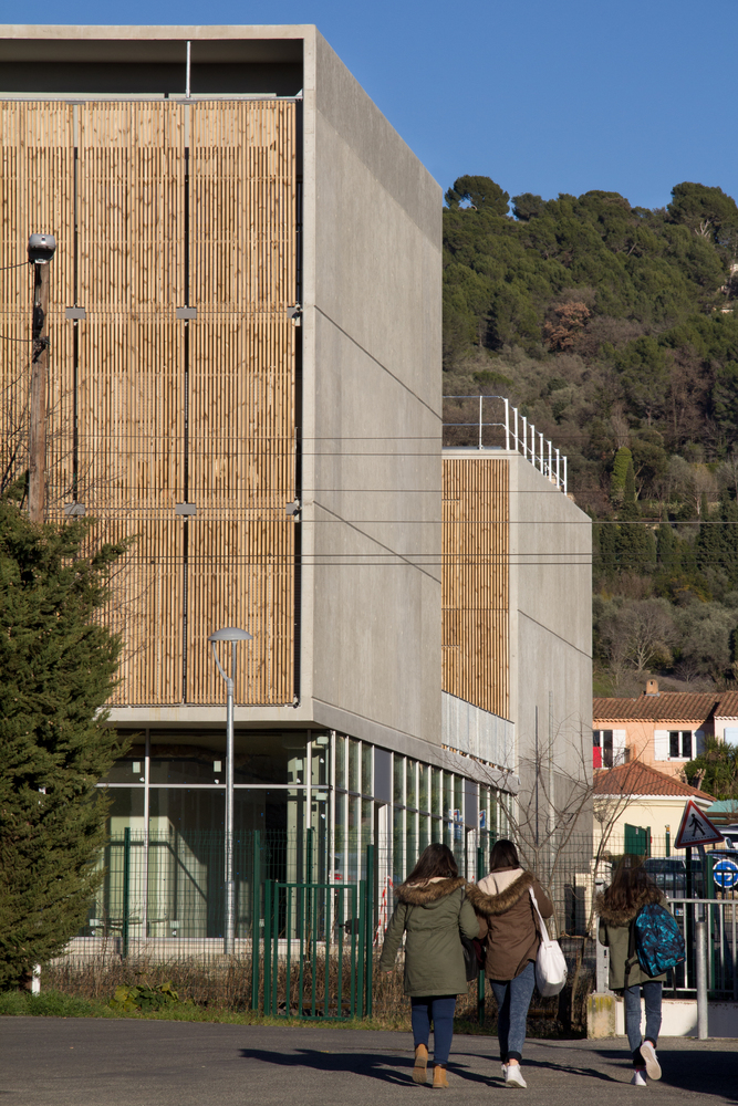 融合绿意的法国 Mouans·Sartou· 社会住宅与商铺设计-44