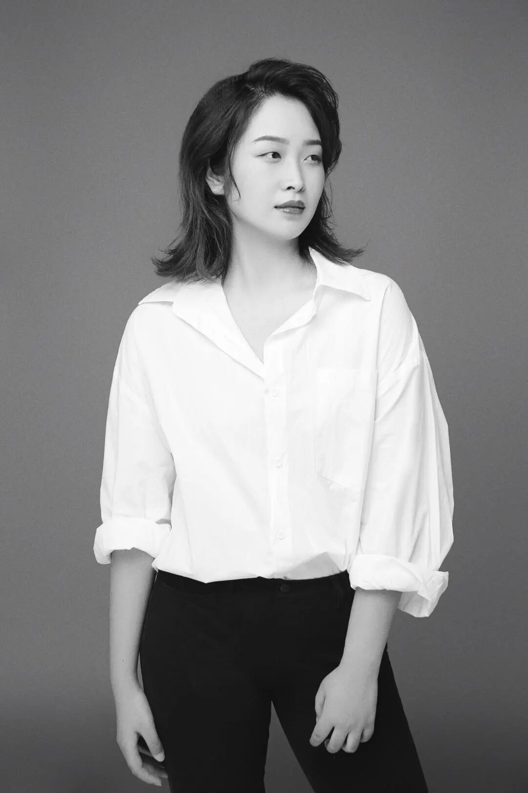 内舍软装丨127㎡现代极简风，黑灰+自然光影构建一个松弛的居住场所！-51