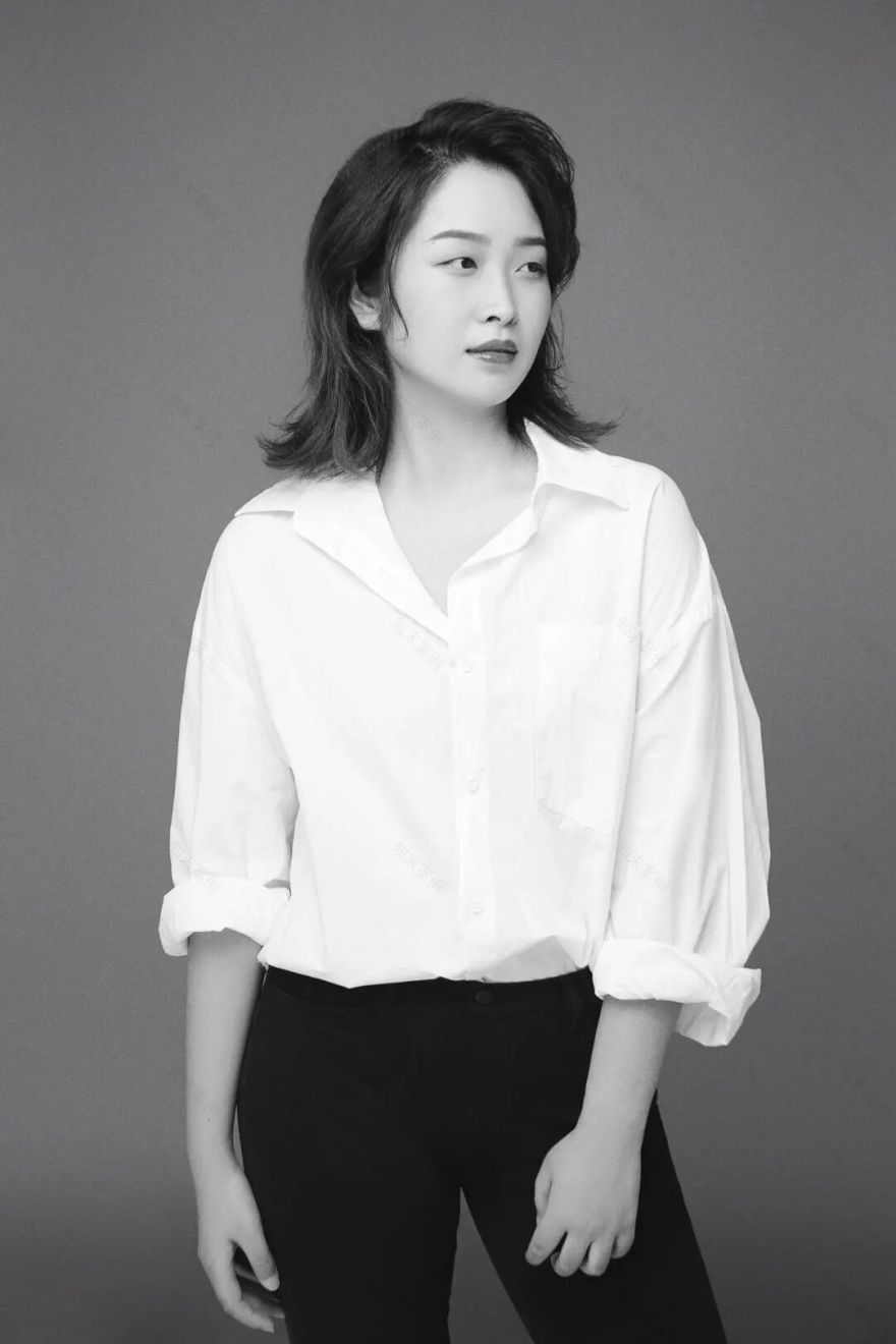 内舍软装丨127㎡现代极简风,黑灰+自然光影构建一个松弛的居住场所!-51