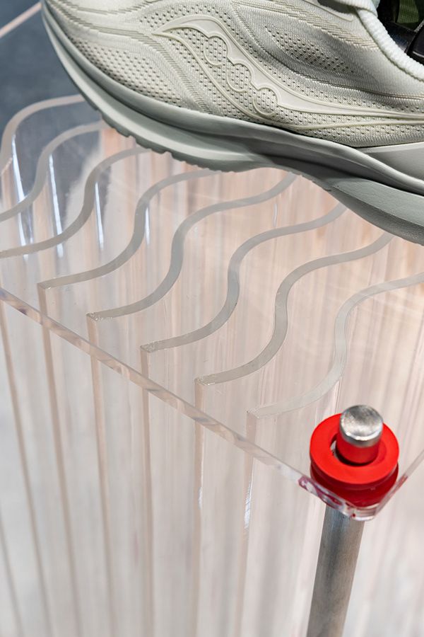 Saucony 新门店开业设计-18