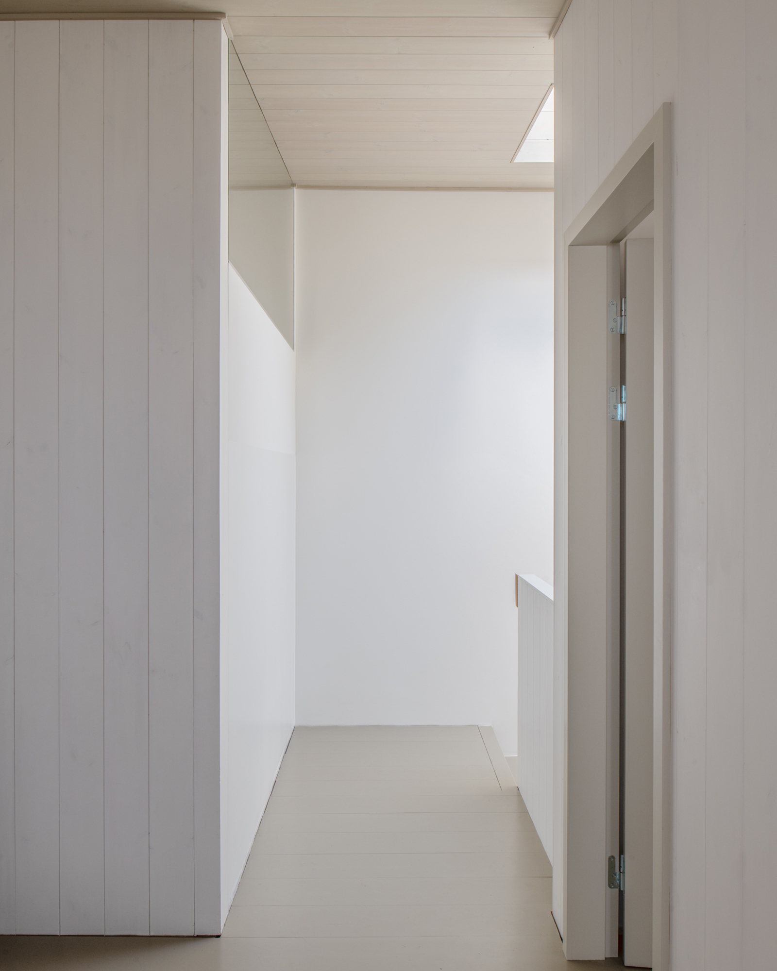 博尔耶加坦路 —— 耶涅菲尔特·米尔顿区

注：Börjegatan 推测是路名，在瑞典语中 gata 常指道路、街道；Jägnefält Milton 根据样式推测Jägnefält为区域地名或小地点名，Milton可能是人名用于命名特定区域，翻译成耶涅菲尔特·米尔顿区，这里的区表示一种特定的地理范围概念，具体翻译可能需要根据实际地点相关背景信息做更准确调整 丨SwedenUppsala丨Carl Jägnefält,Konrad Milton等-5