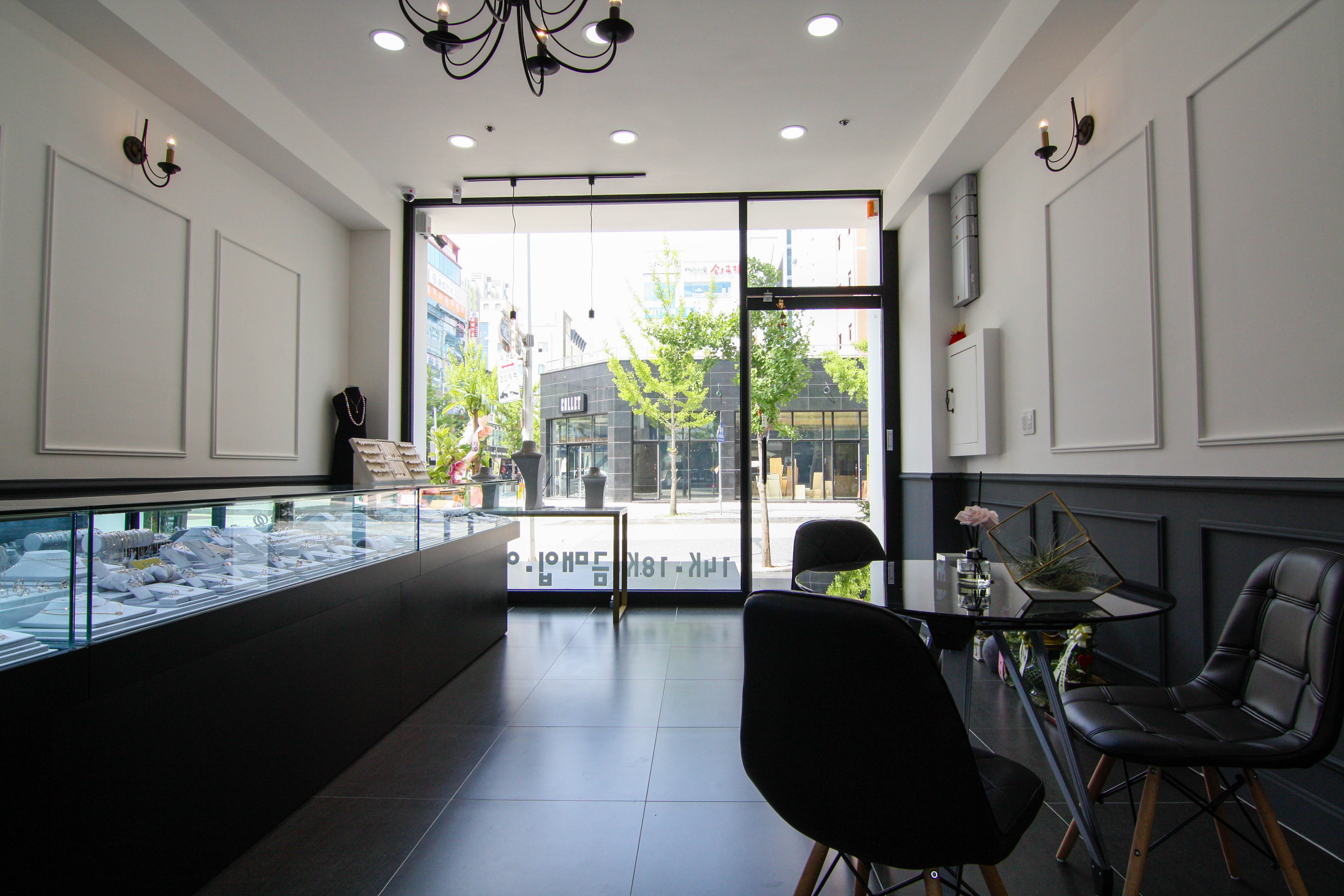 现代简约风婚庆珠宝店设计-9