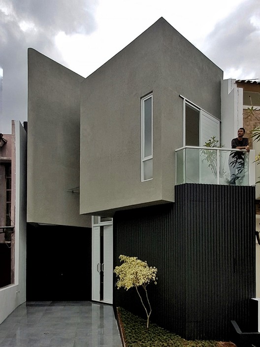 重型旋转屋 · 翻新与气候应对的印尼实例-2