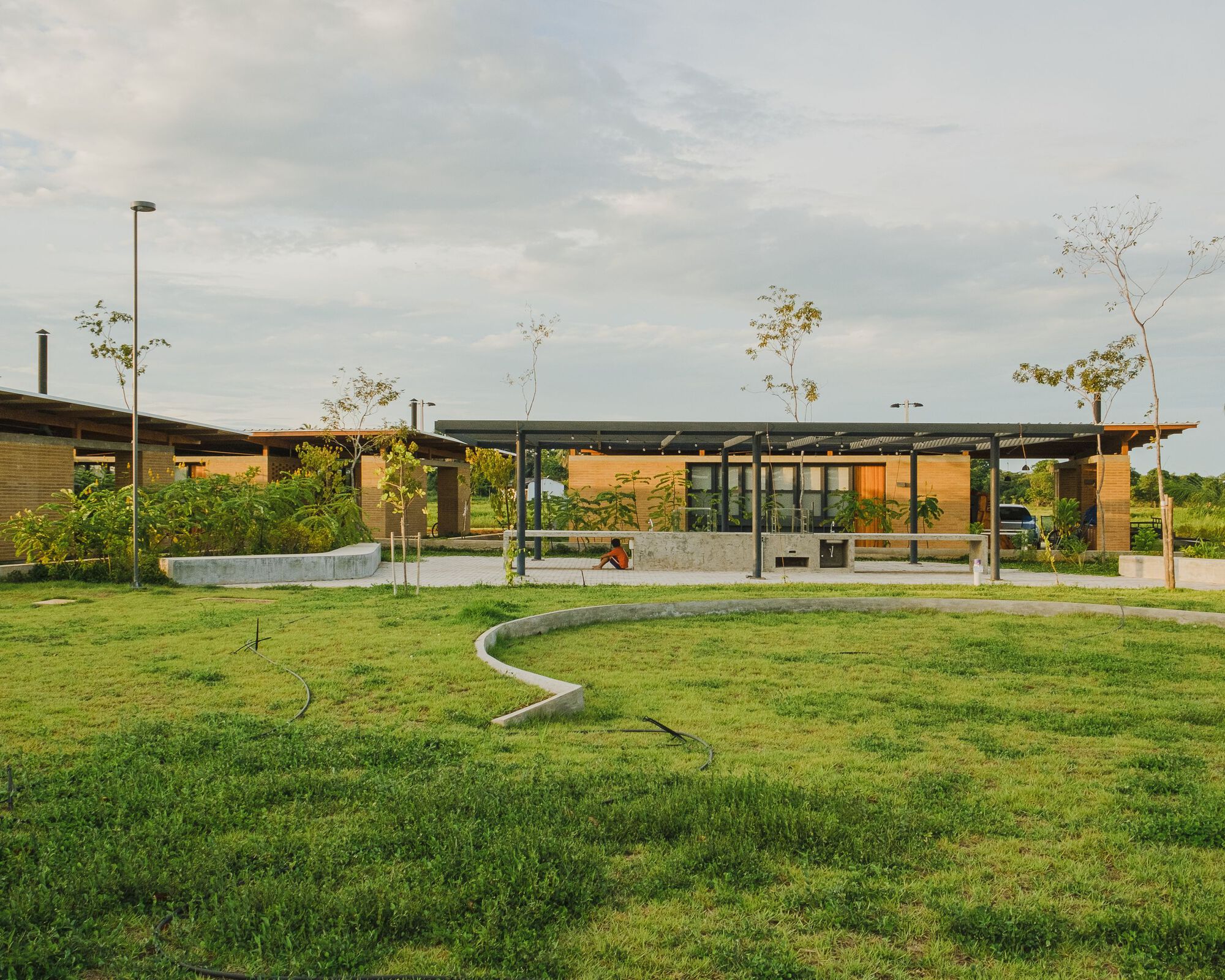 Fazenda Canuanã School Staff Village / Rosenbaum + Terra e Tuma Arquitetos Associados-34