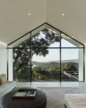 轩尼诗湖畔现代别墅设计丨Signum Architecture