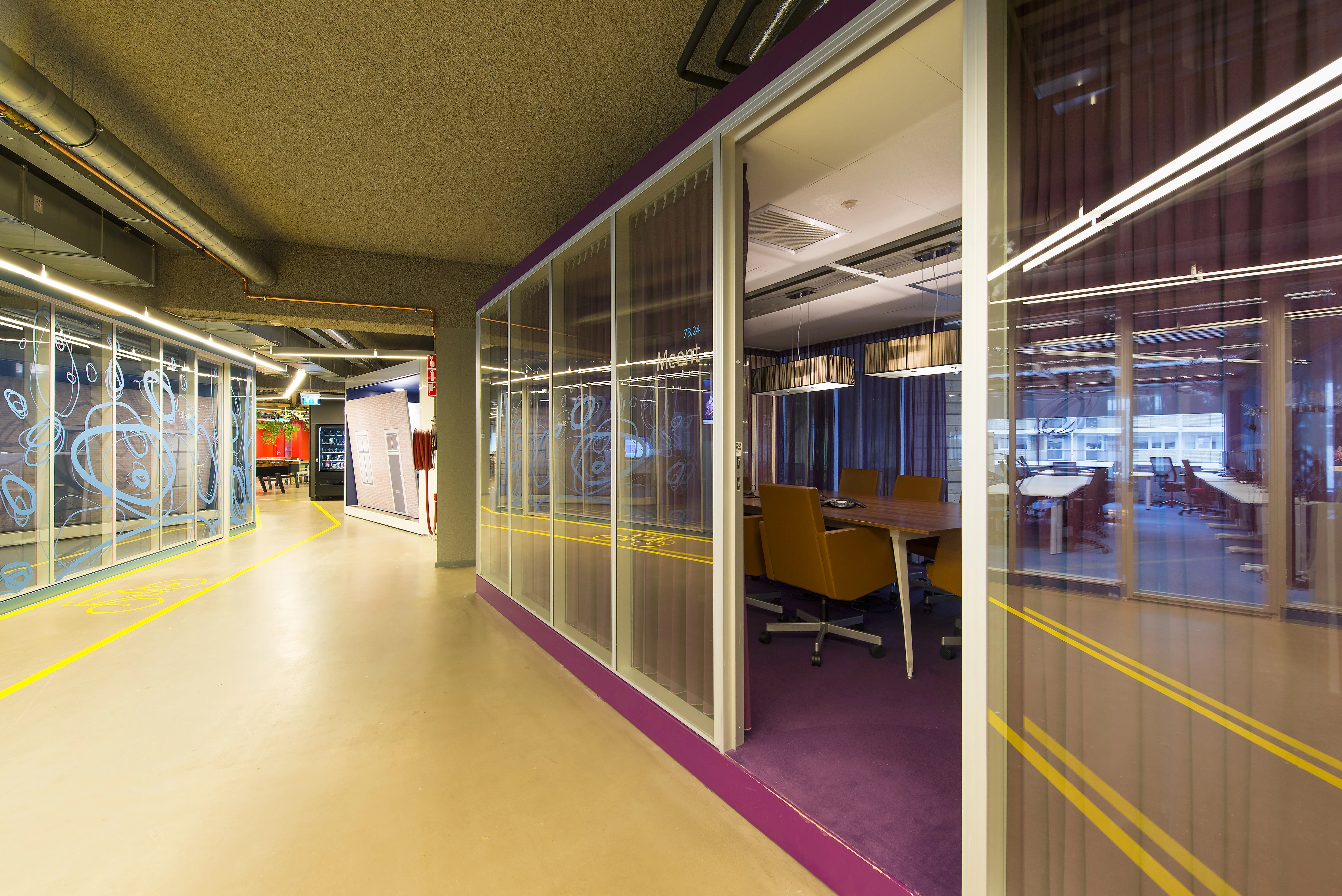 荷兰 VodafoneZiggo 呼叫中心-24