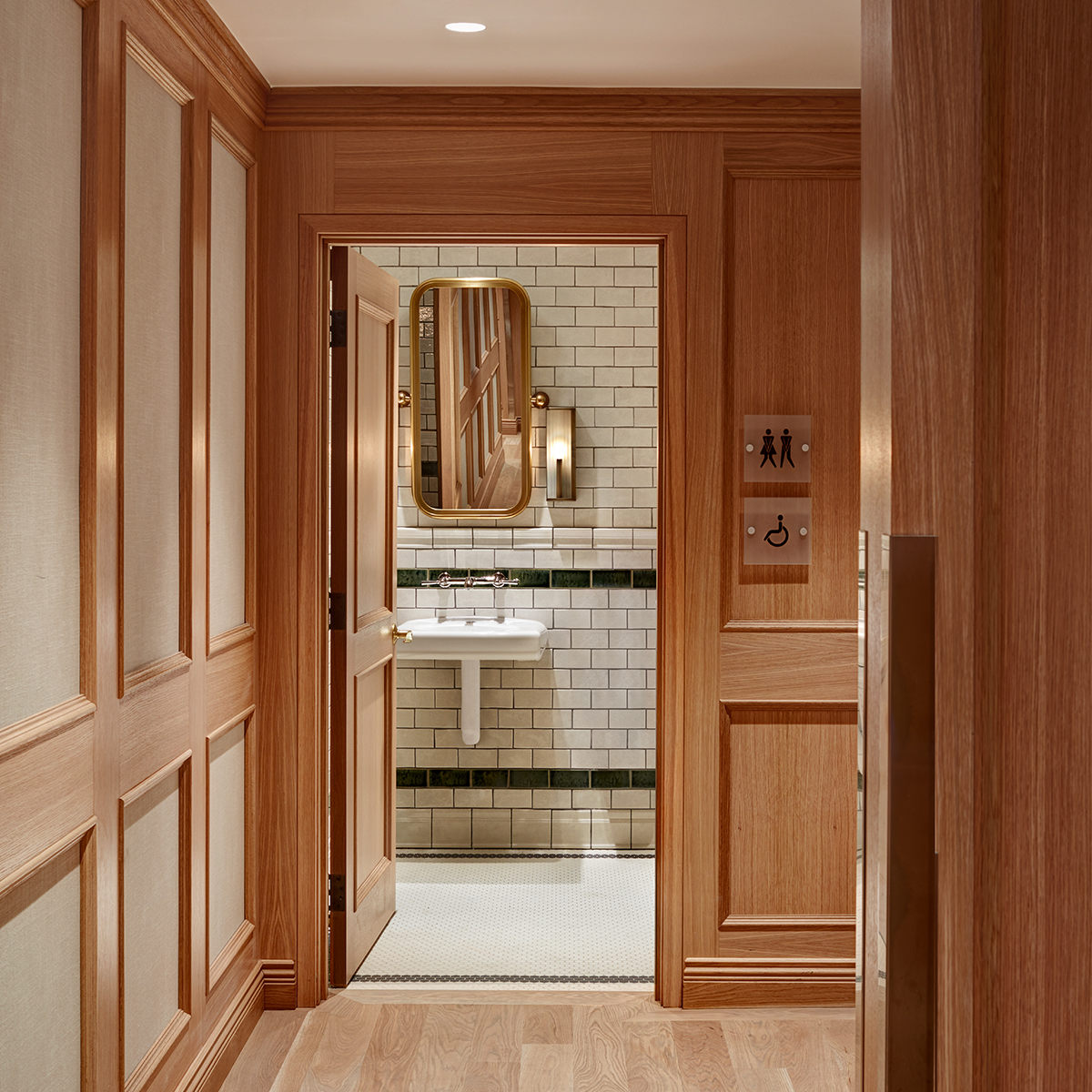 温哥华“南丁格尔”餐厅,穿越时光的复古绅士俱乐部-15