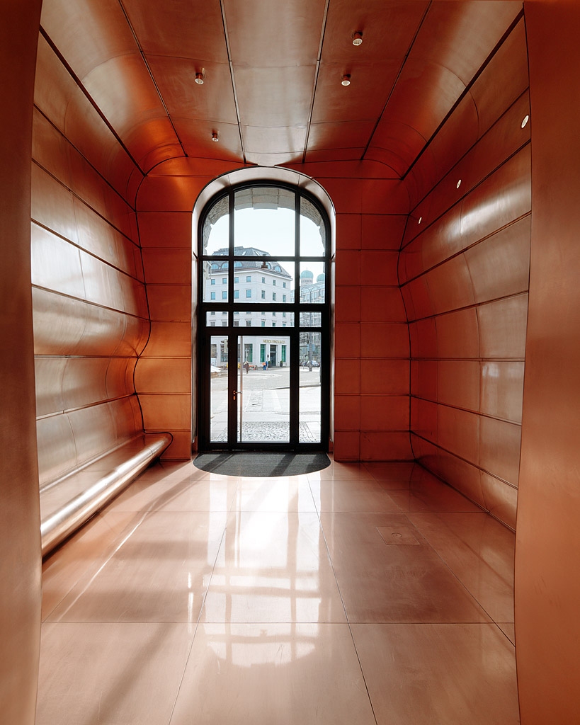 维也纳 Lenbachplatz 5 入口翻新 | 现代艺术与历史建筑的完美结合-3