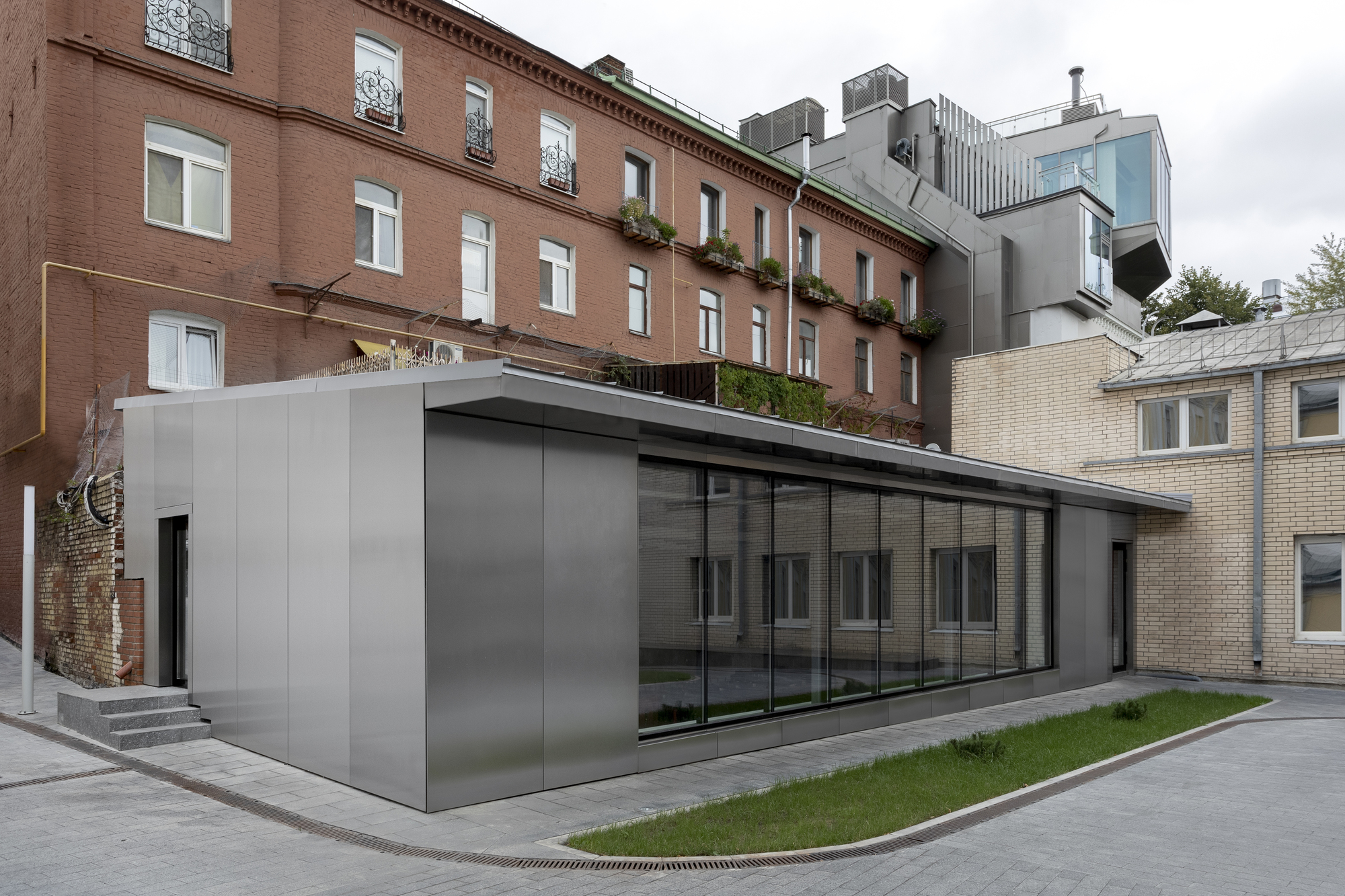 不锈钢展馆丨俄罗斯莫斯科丨Azamat Nyrov,Stas Kozeen-12