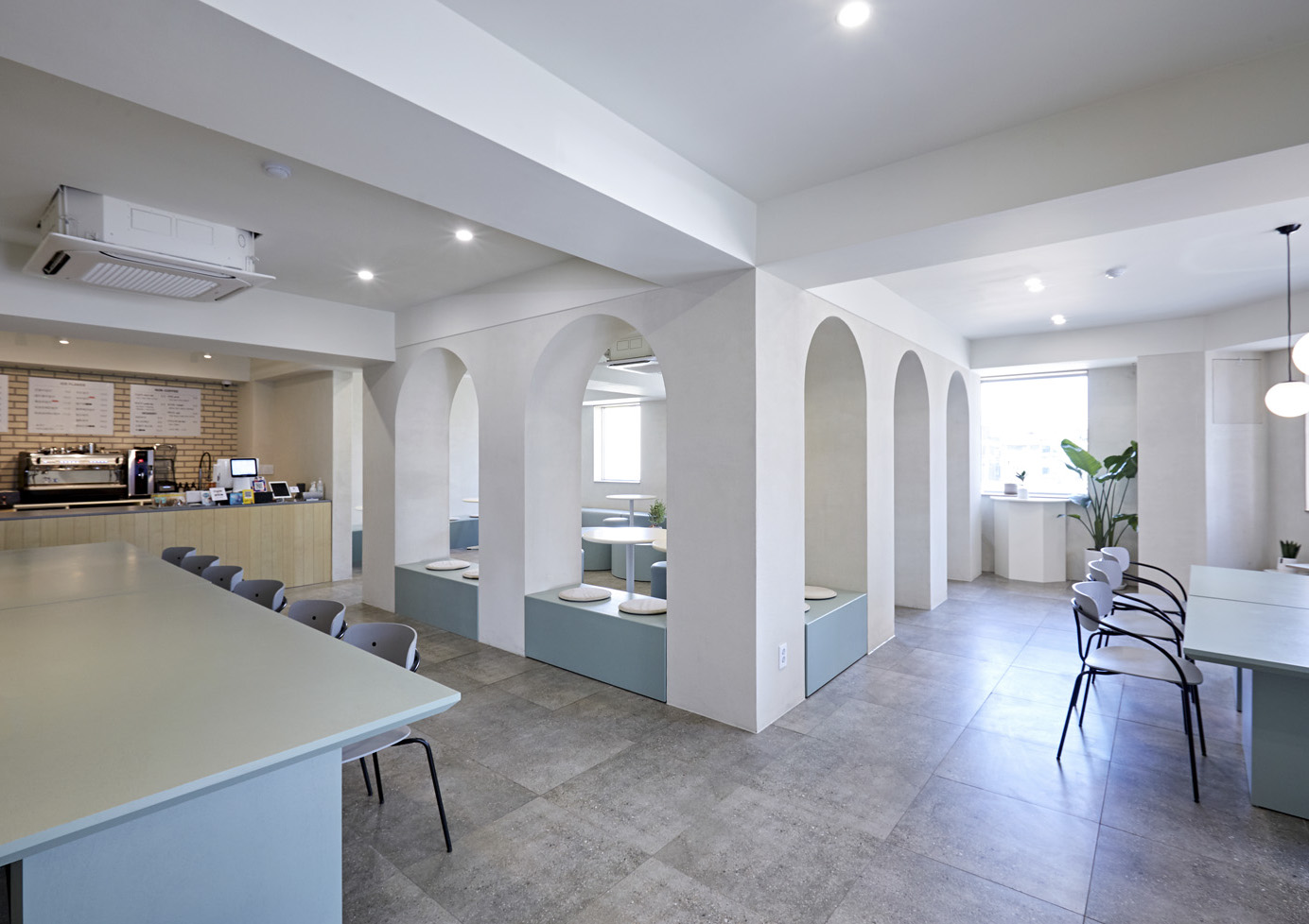 60 平冰淇淋专卖店，蓝绿色调打造甜蜜空间-4