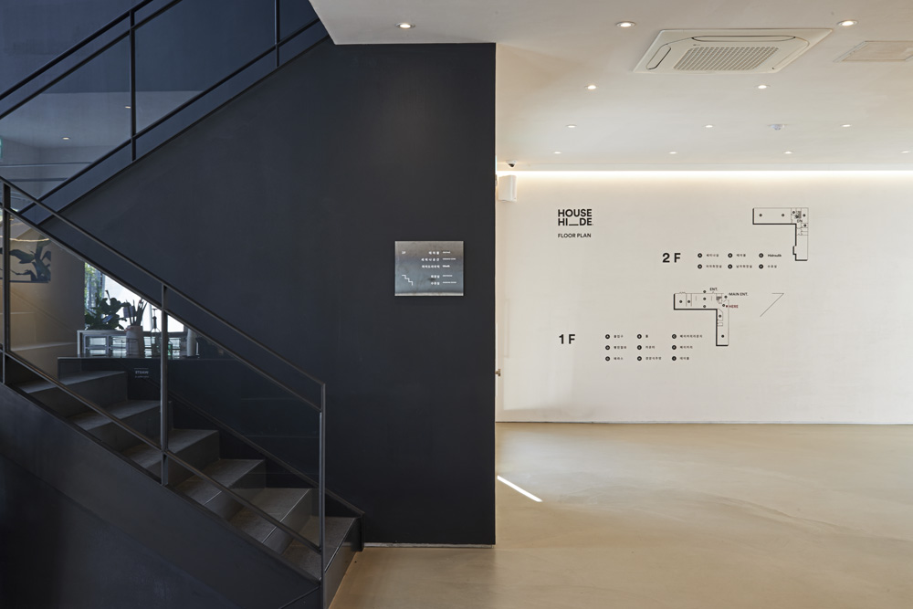 具有现代氛围的两层大型烘焙咖啡馆室内设计专业公司-7