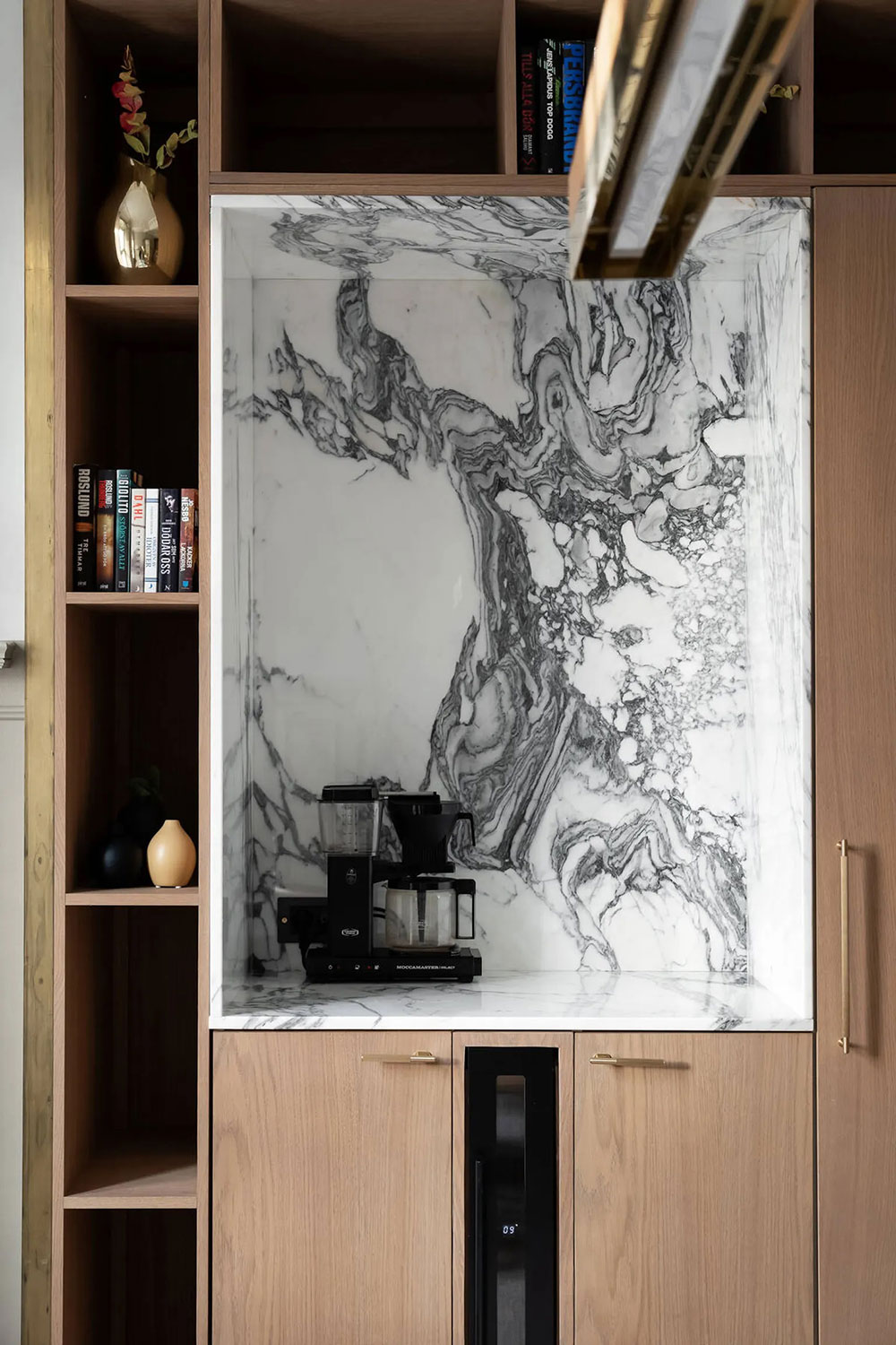 斯德哥尔摩现代经典公寓的优雅设计-7