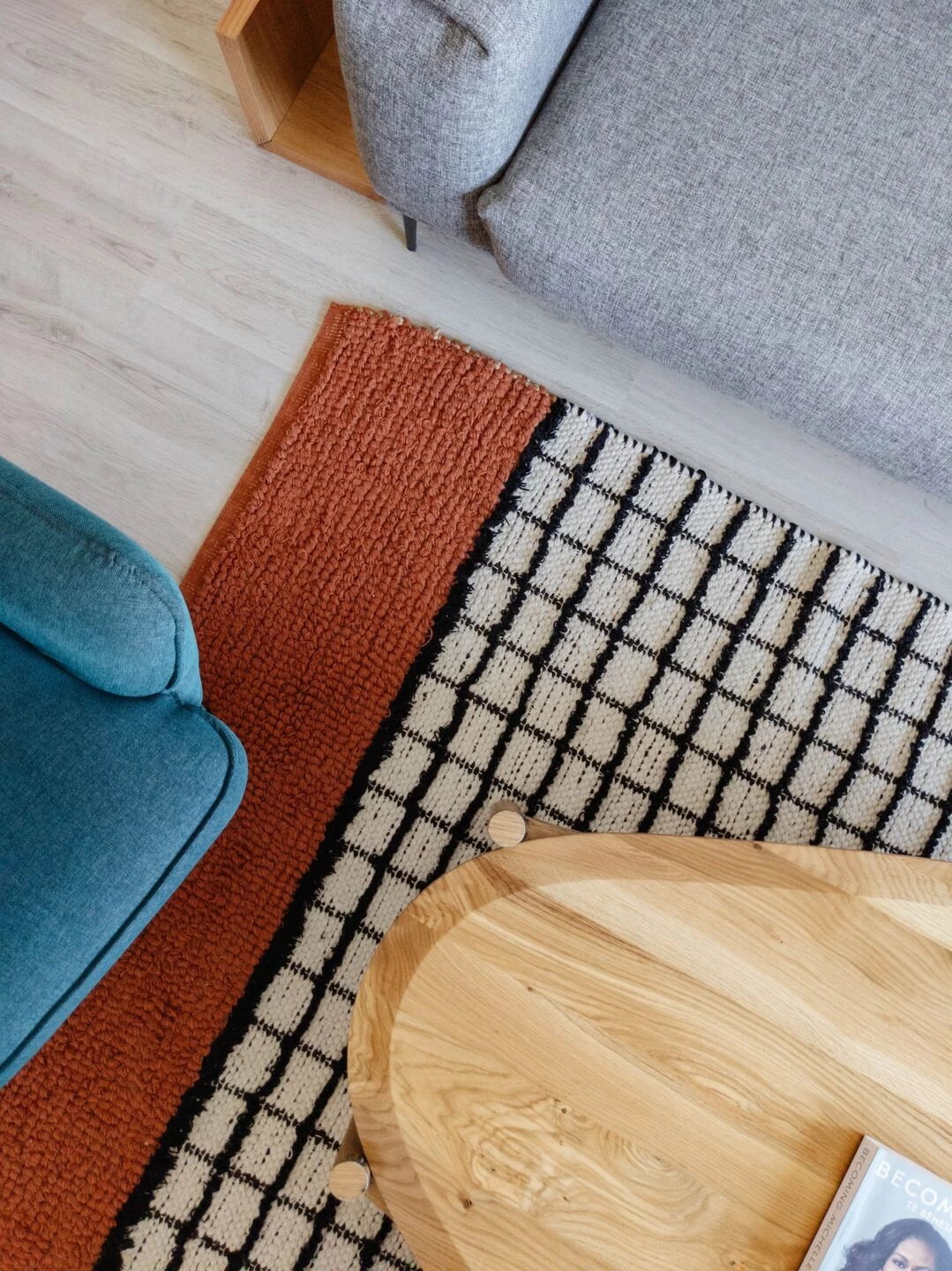 逃离现实的黑色厨房·Rozë 公寓丨普里什蒂纳-24