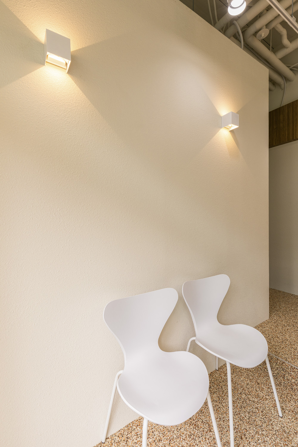 12 平超小户型，白色木纹打造极简舒适空间-10