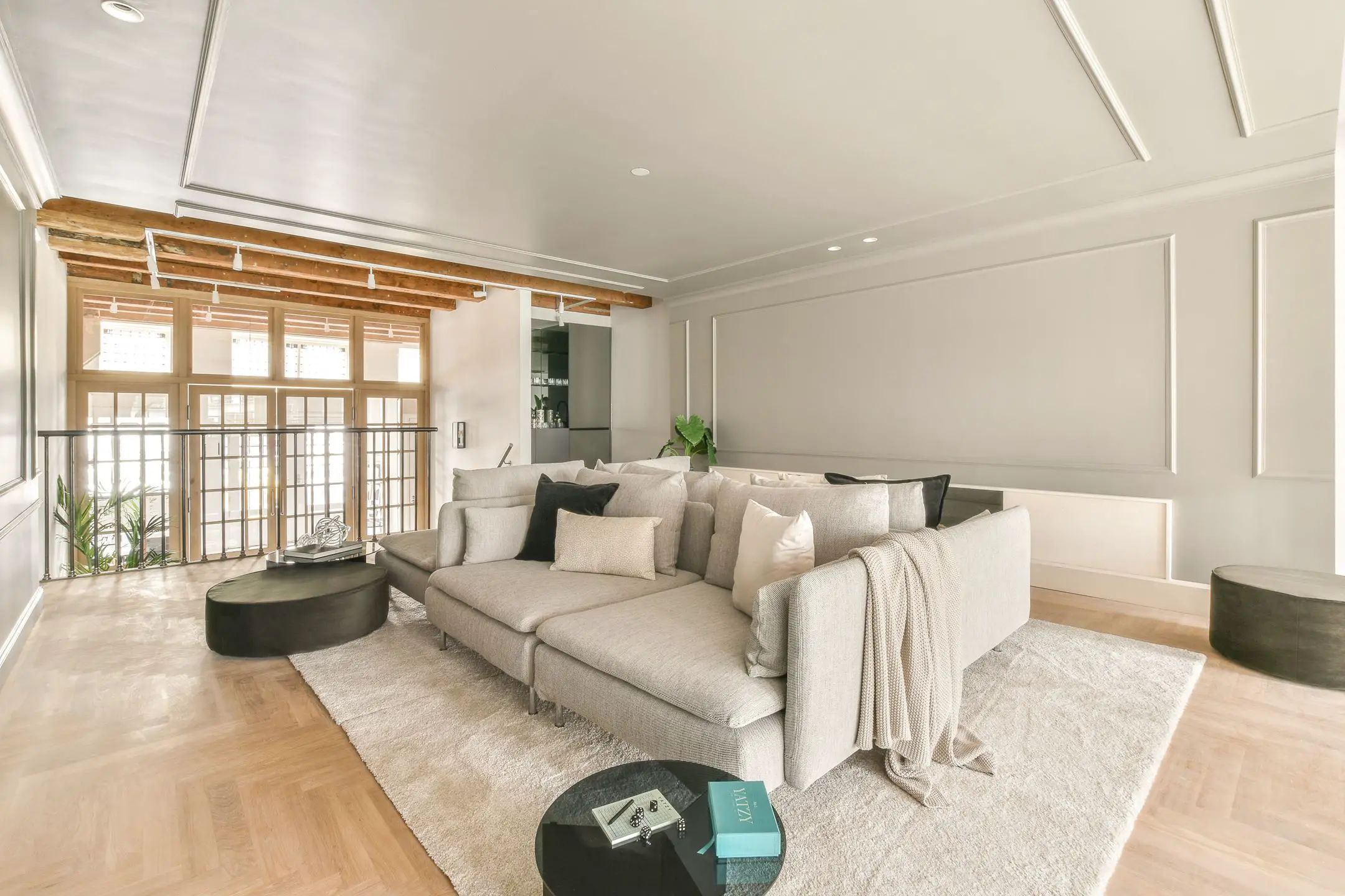 阿姆斯特丹复古多层住宅，黑灰设计诠释日式美学-11