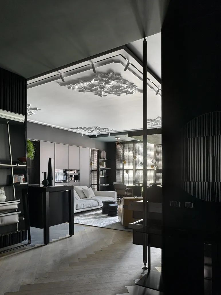 黑色空间丨Marina Kutuzova-9