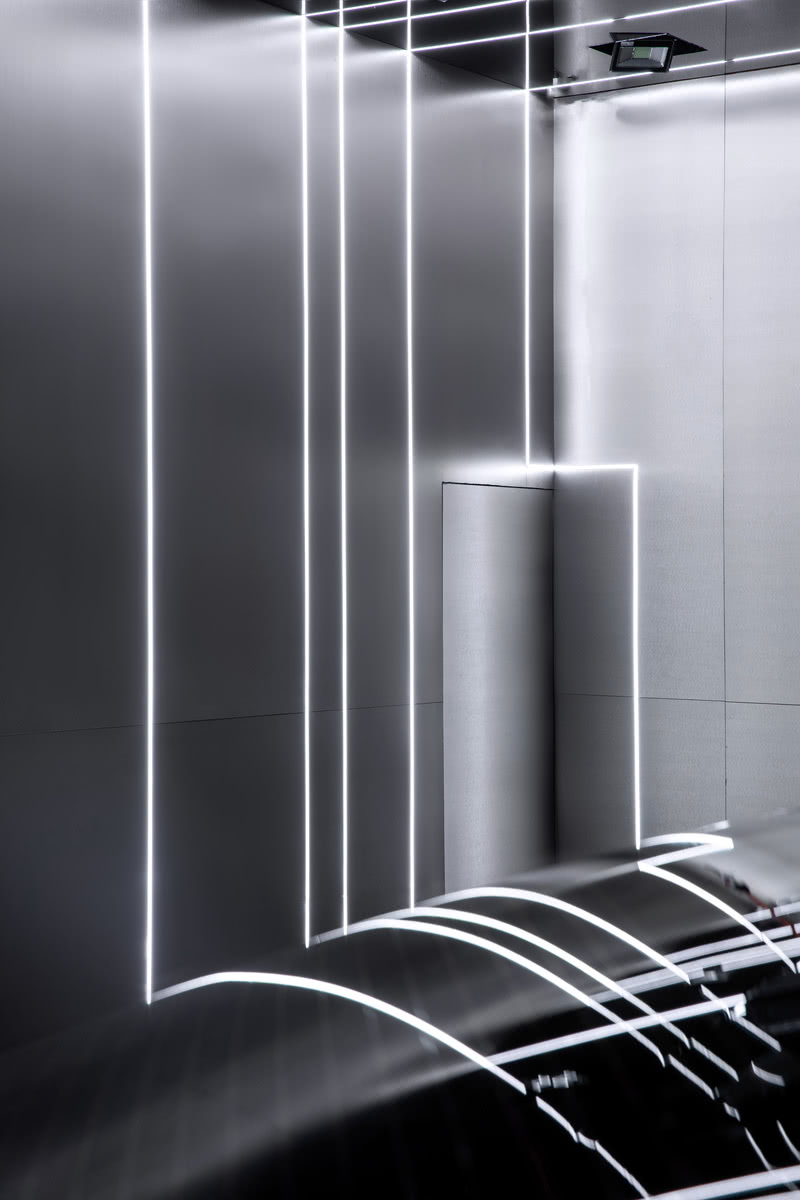 华中首家特斯拉 OTA 拓速升级店-13